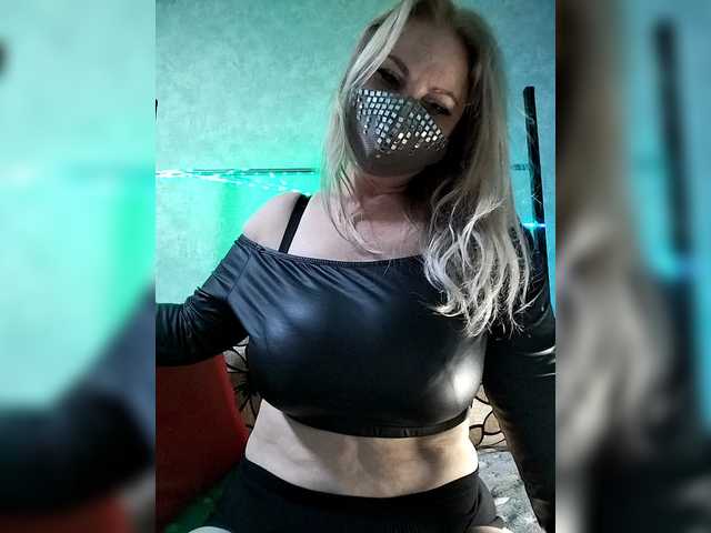 go to chat with AlexAlexandra