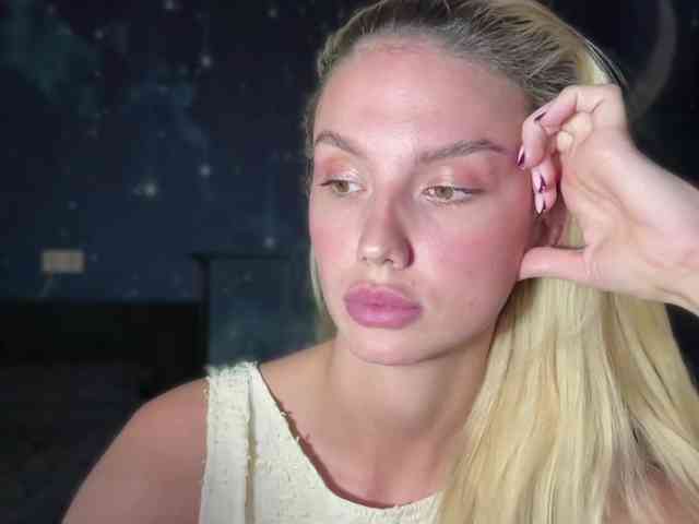 TrishaSurvis webcam