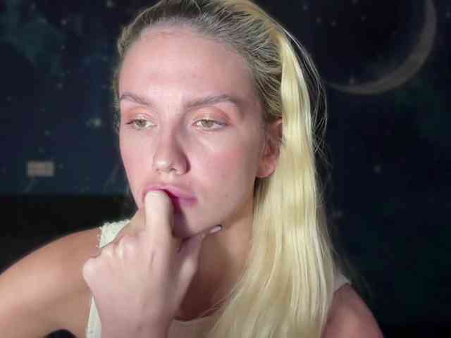 TrishaSurvis webcam