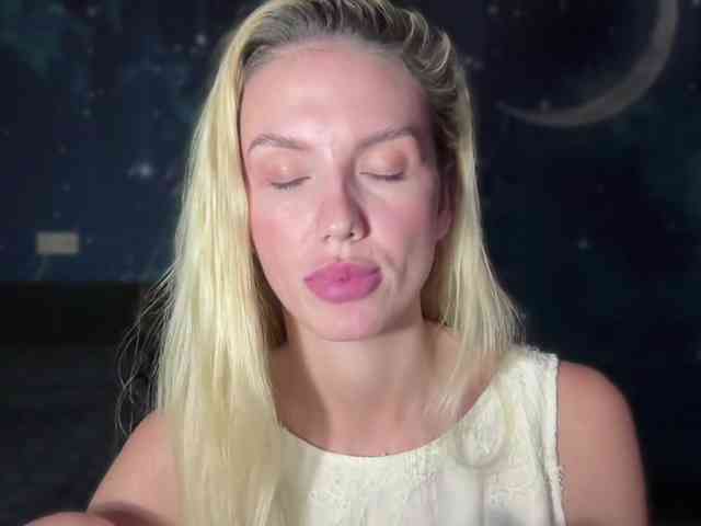 TrishaSurvis webcam