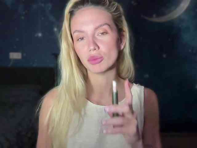 TrishaSurvis webcam