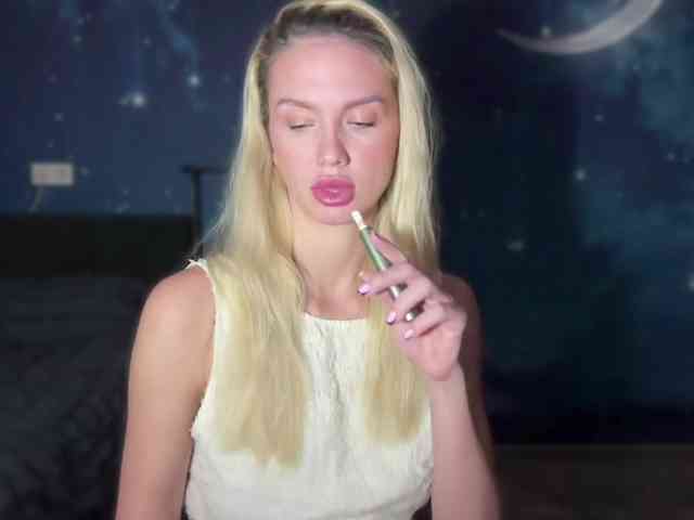 TrishaSurvis webcam