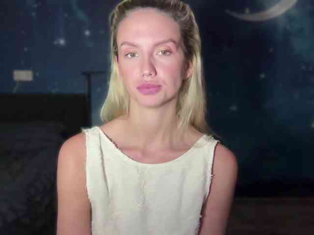 TrishaSurvis webcam