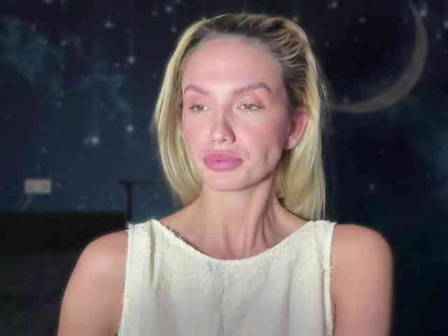TrishaSurvis webcam