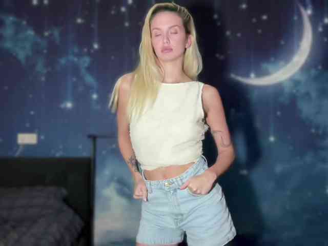 TrishaSurvis webcam