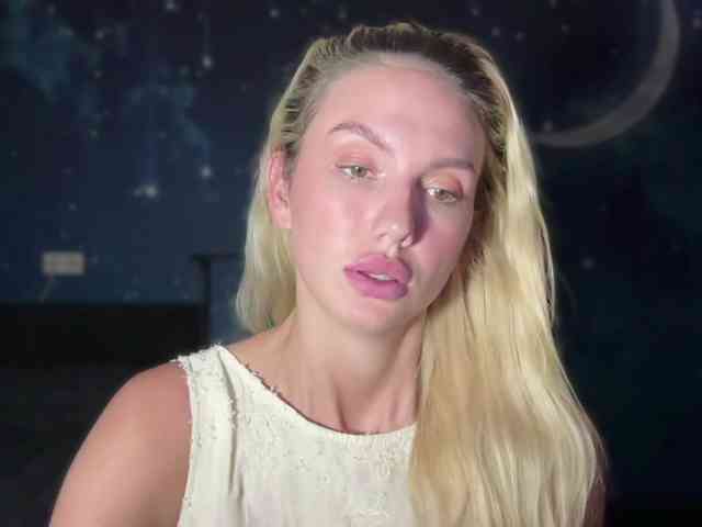 TrishaSurvis webcam