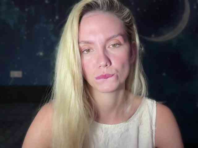 TrishaSurvis webcam