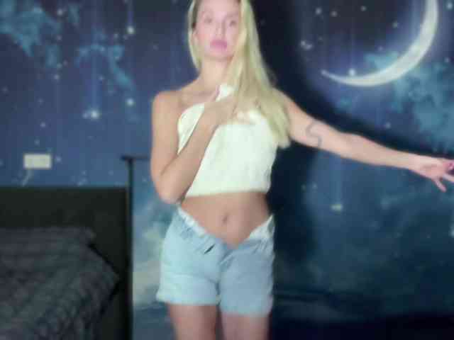 TrishaSurvis webcam