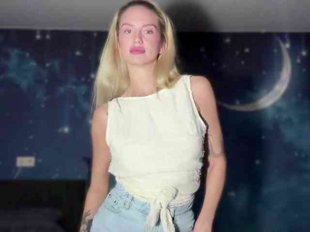 TrishaSurvis webcam