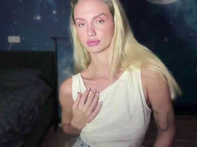TrishaSurvis webcam