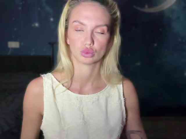 TrishaSurvis webcam