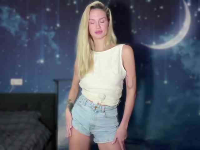 TrishaSurvis webcam