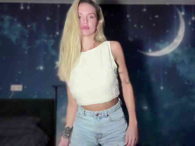 TrishaSurvis webcam