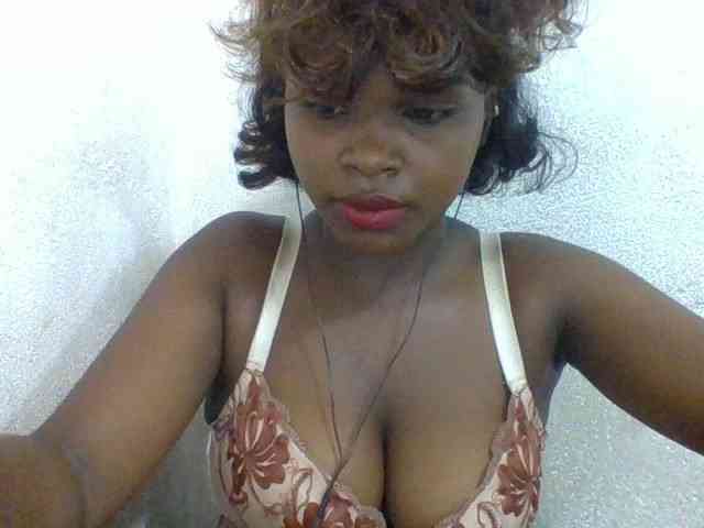 arline52 Live Webcam on BongaCams