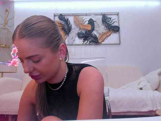 VikaFever webcam