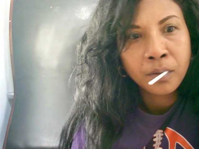 Xmillo's BongaCams show and profile