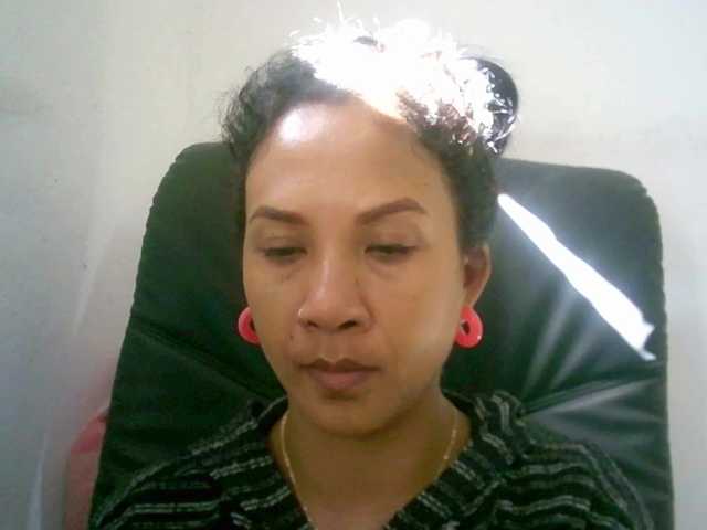 Xmillo's BongaCams show and profile