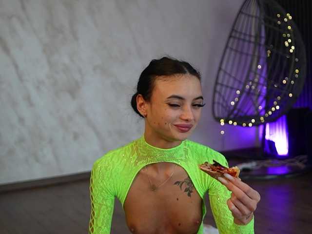 RachelRavee's BongaCams show and profile