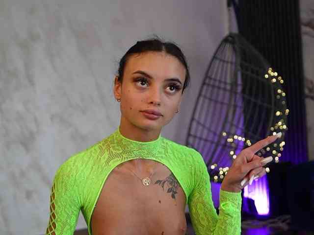 live chat online RachelRavee