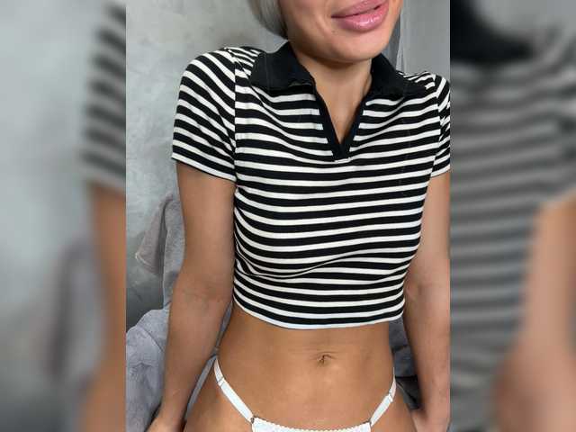 Viki-05's BongaCams show and profile