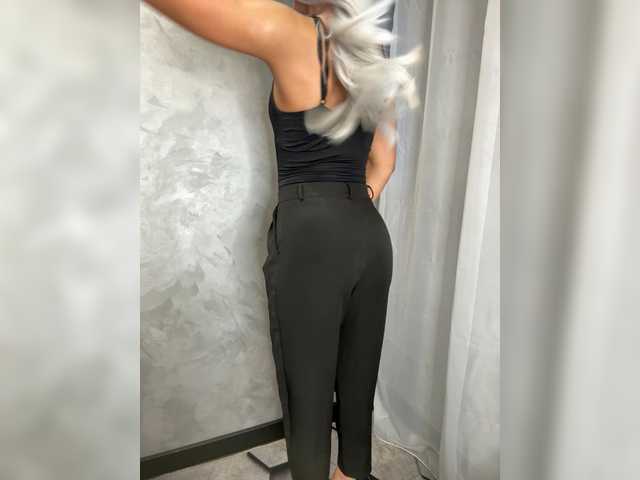 Viki-05's BongaCams show and profile