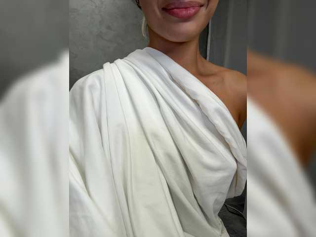 Viki-05's BongaCams show and profile