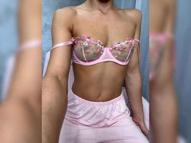 Viki-05 – webcam model profile photo