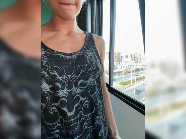 Viki-05's BongaCams show and profile