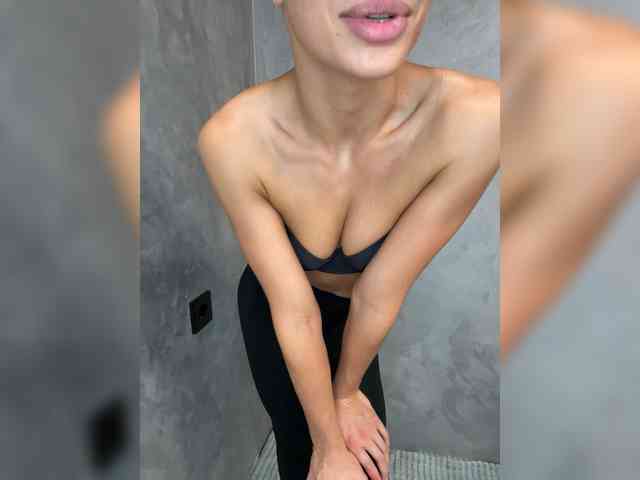 Viki-05 Live Webcam on BongaCams