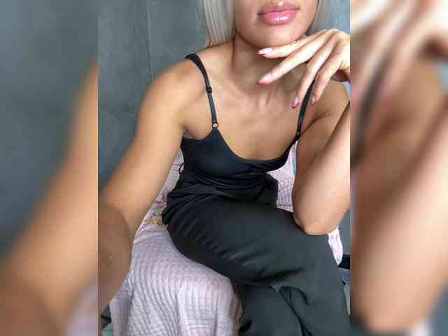 Viki-05 Live Webcam on BongaCams