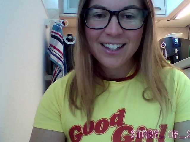 Sarahrose's BongaCams show and profile