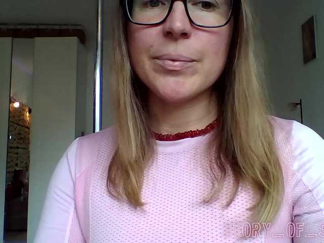 Sarahrose's BongaCams show and profile