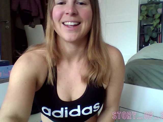 Sarahrose's BongaCams show and profile