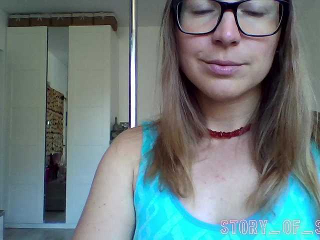 Sarahrose's BongaCams show and profile