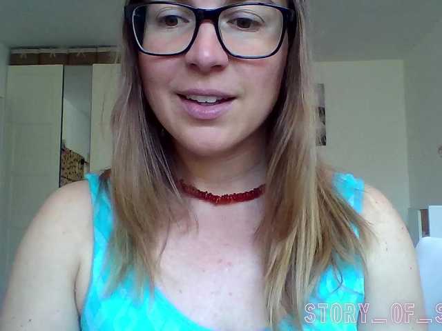 Sarahrose's BongaCams show and profile