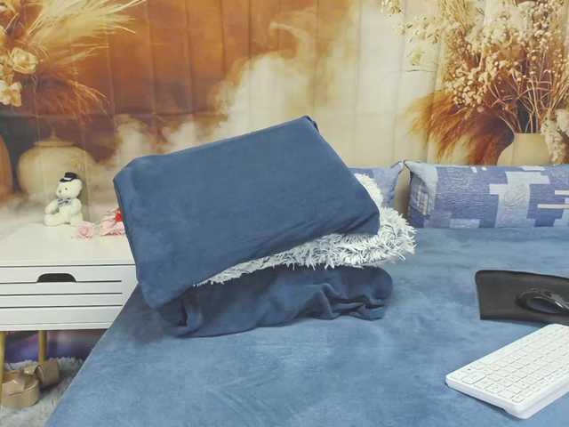 EmaMiller's BongaCams show and profile