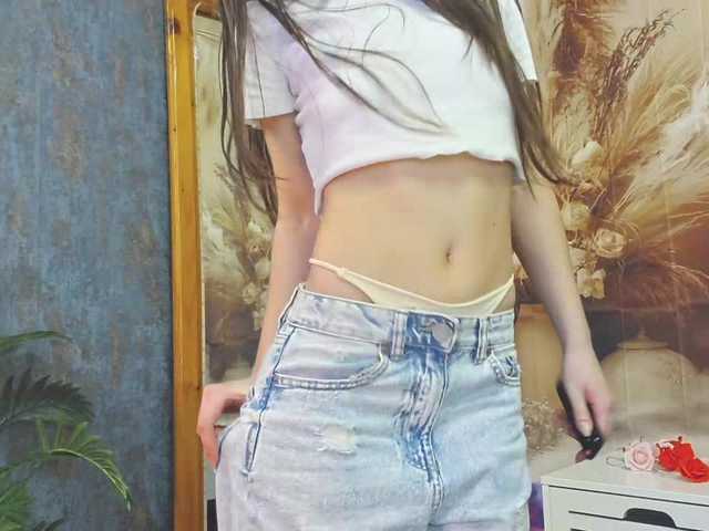 EmaMiller's BongaCams show and profile