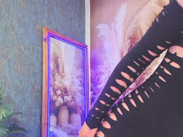 EmaMiller's BongaCams show and profile