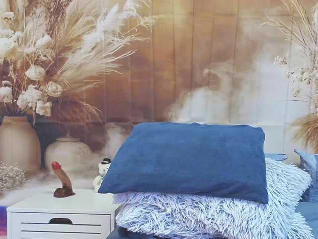 EmaMiller's BongaCams show and profile