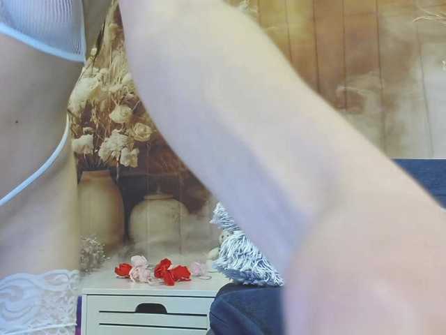 EmaMiller's BongaCams show and profile