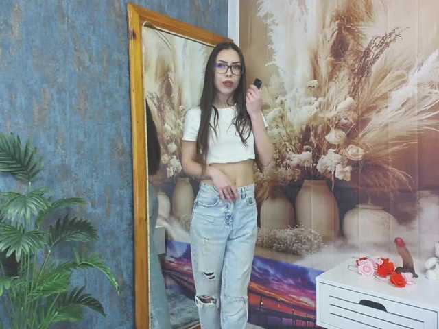 EmaMiller's BongaCams show and profile