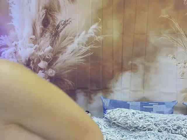 EmaMiller webcam