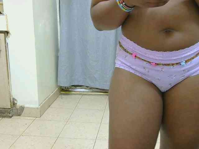 SweetLahika webcam