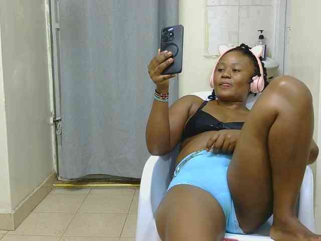 SweetLahika webcam