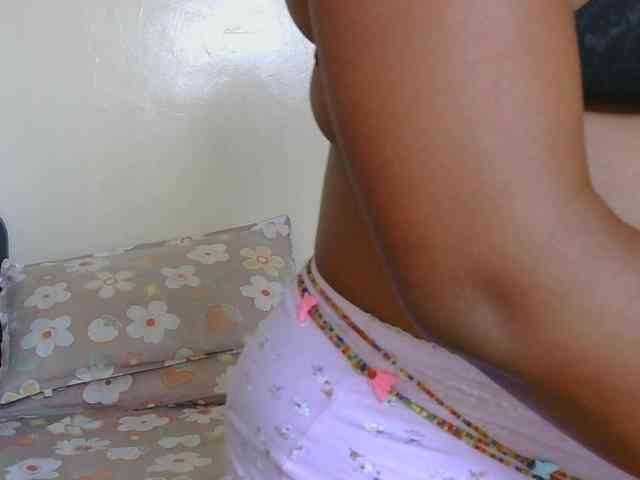 SweetLahika webcam