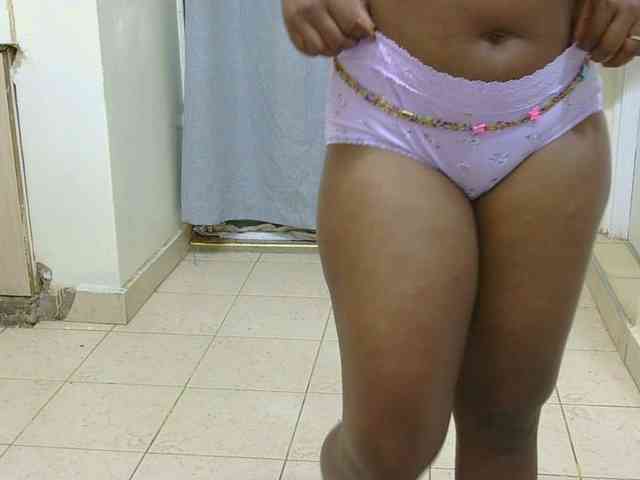 SweetLahika webcam