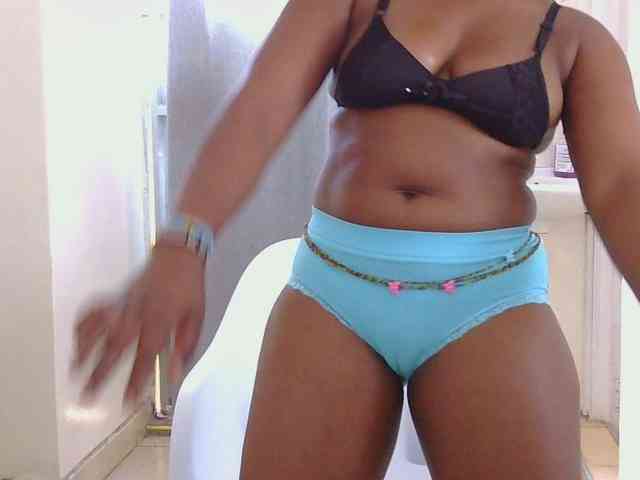 SweetLahika webcam