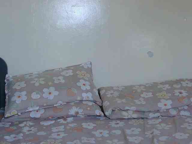 SweetLahika webcam