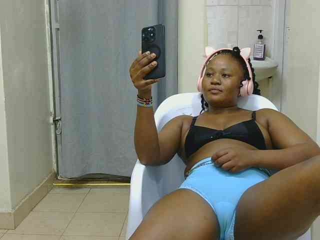 SweetLahika webcam