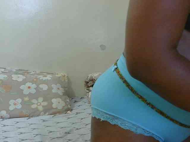SweetLahika webcam